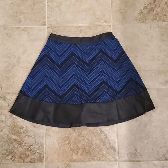 Candie's blue and black mini skirt with pleather - Picture 1 of 7